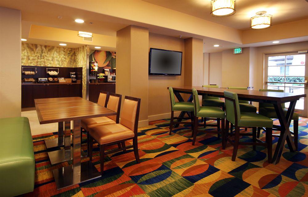 Fairfield Inn & Suites San Diego Old Town Екстер'єр фото