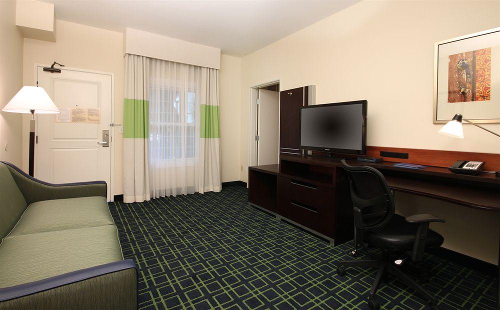 Fairfield Inn & Suites San Diego Old Town Екстер'єр фото
