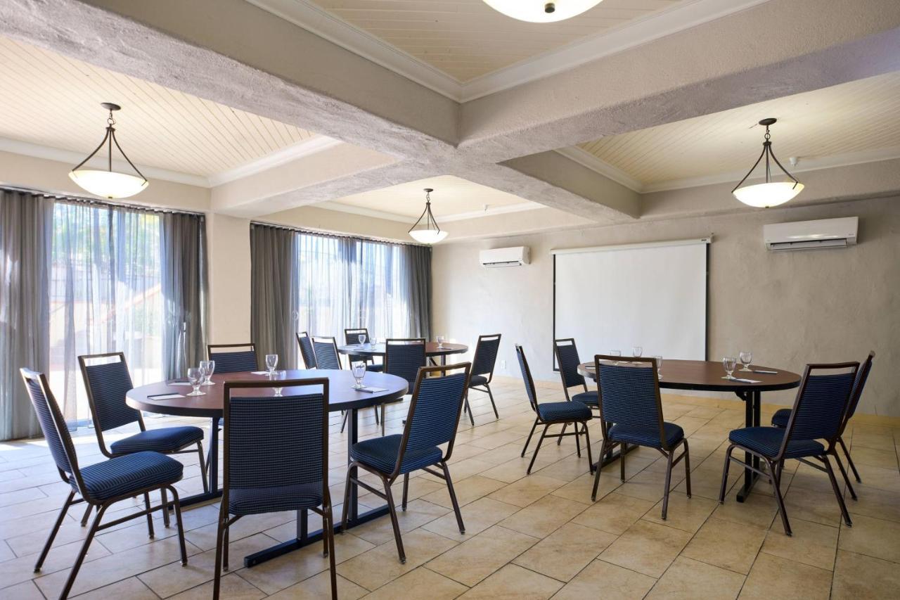 Fairfield Inn & Suites San Diego Old Town Екстер'єр фото